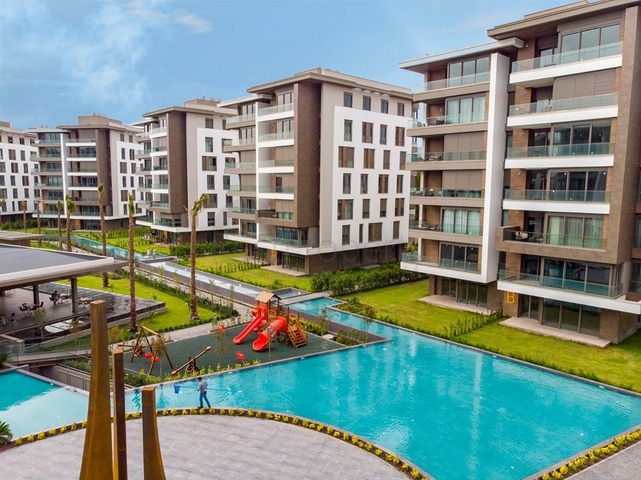 Мега проект в Анталии в районе Гюрсу Коньяалты 500 метров до моря 