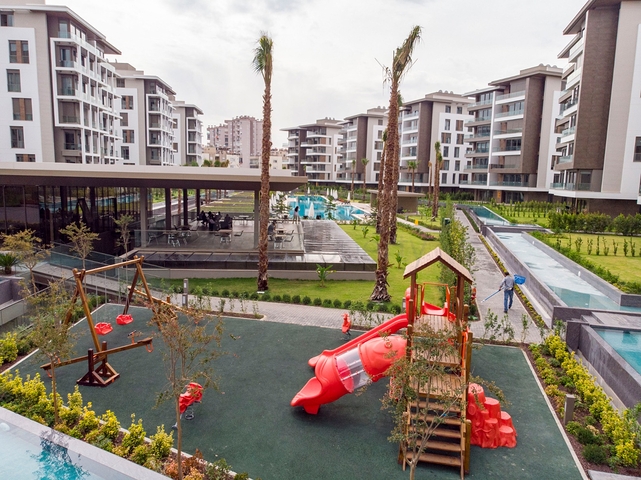 Мега проект в Анталии в районе Гюрсу Коньяалты 500 метров до моря 