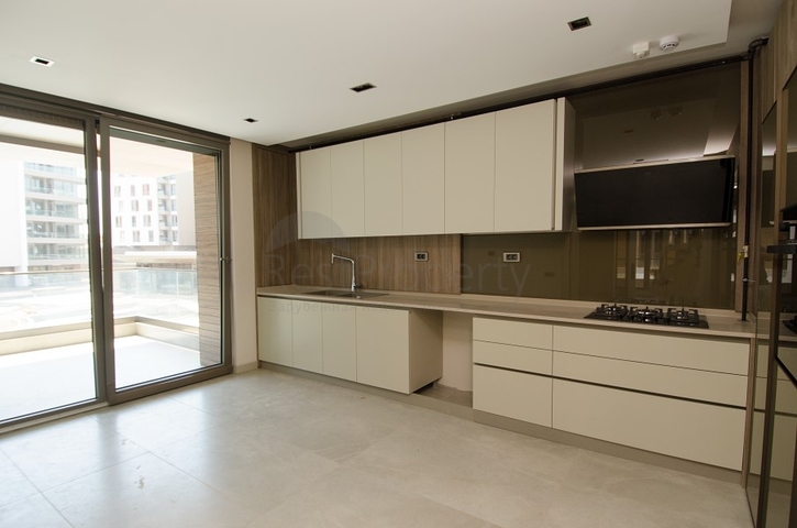 Мега проект в Анталии в районе Гюрсу Коньяалты 500 метров до моря 