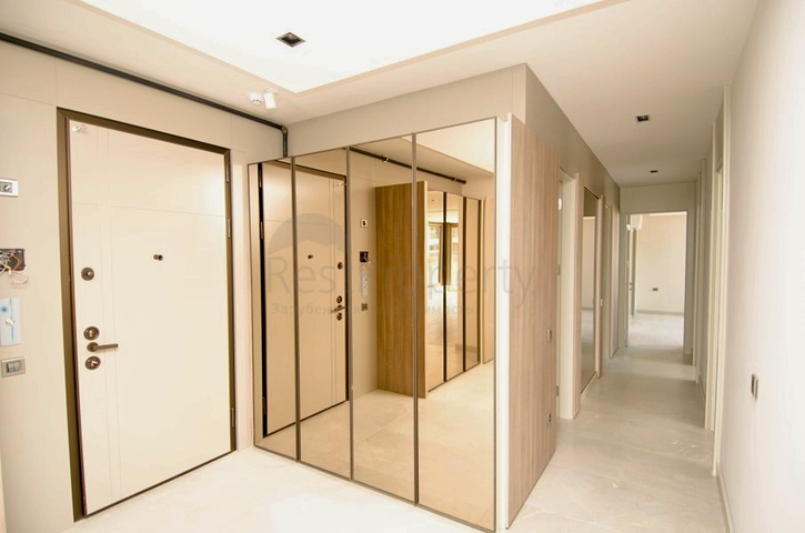 Мега проект в Анталии в районе Гюрсу Коньяалты 500 метров до моря 