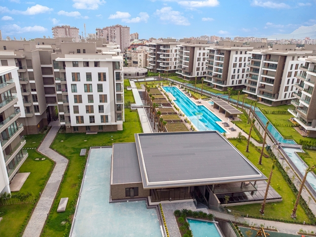 Мега проект в Анталии в районе Гюрсу Коньяалты 500 метров до моря 