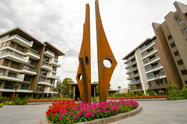 Мега проект в Анталии в районе Гюрсу Коньяалты 500 метров до моря 