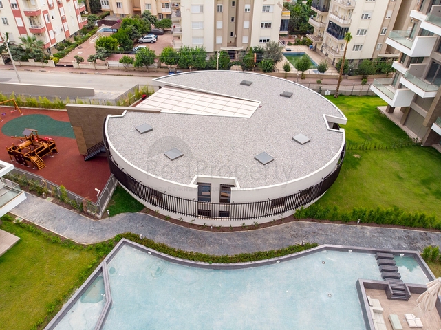 Мега проект в Анталии в районе Гюрсу Коньяалты 500 метров до моря 