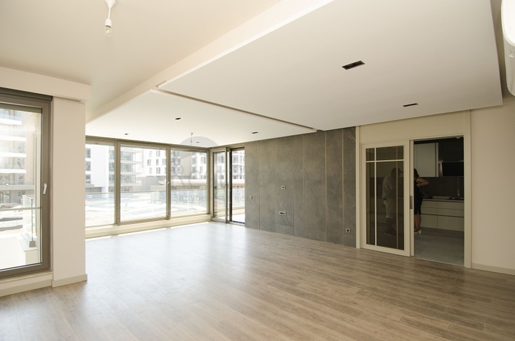 Мега проект в Анталии в районе Гюрсу Коньяалты 500 метров до моря 