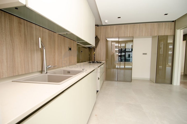 Мега проект в Анталии в районе Гюрсу Коньяалты 500 метров до моря 