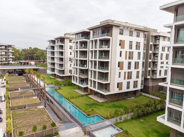 Мега проект в Анталии в районе Гюрсу Коньяалты 500 метров до моря 