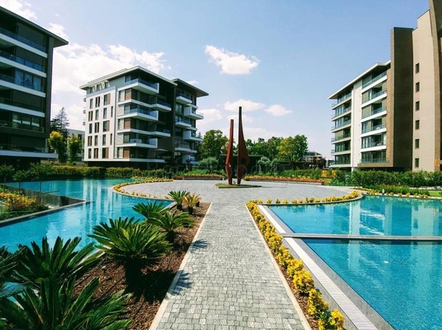 Мега проект в Анталии в районе Гюрсу Коньяалты 500 метров до моря 