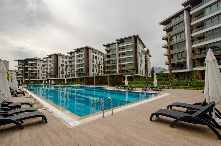 Мега проект в Анталии в районе Гюрсу Коньяалты 500 метров до моря 