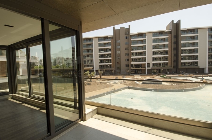 Мега проект в Анталии в районе Гюрсу Коньяалты 500 метров до моря 