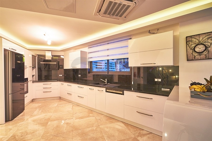 Элитная вилла 5+1 в Калкане