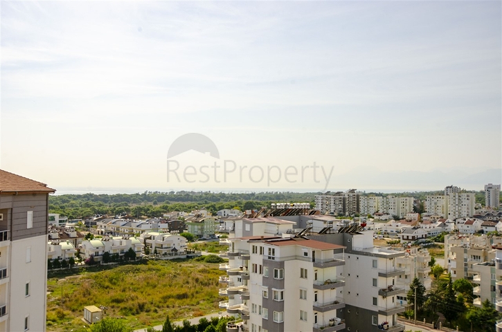 Просторные квартиры 3+1 с мебелью 1 км до моря в Ларе Анталья