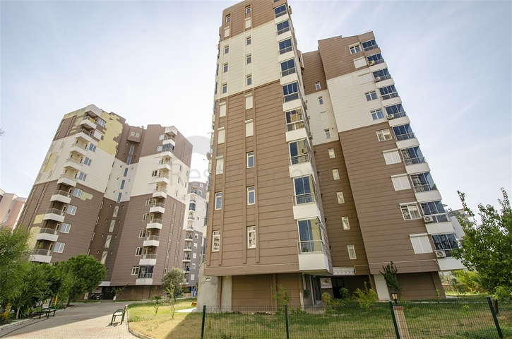 Просторные квартиры 3+1 с мебелью 1 км до моря в Ларе Анталья