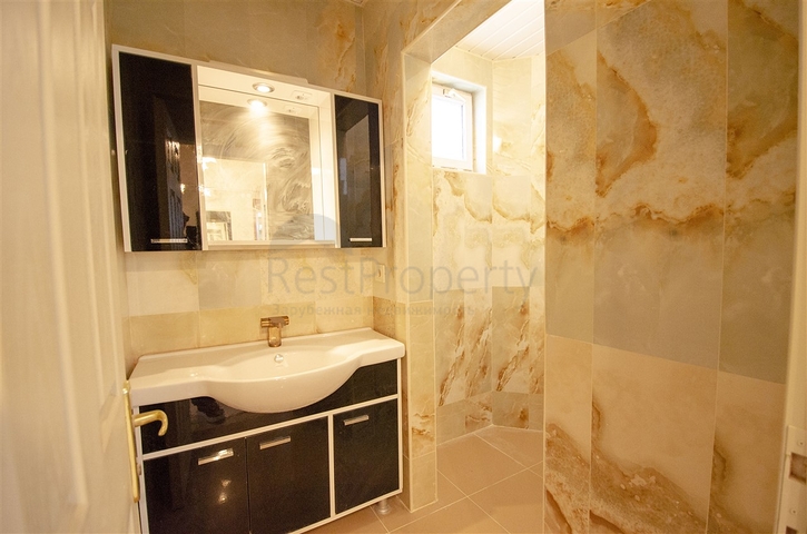 Просторные квартиры 3+1 с мебелью 1 км до моря в Ларе Анталья