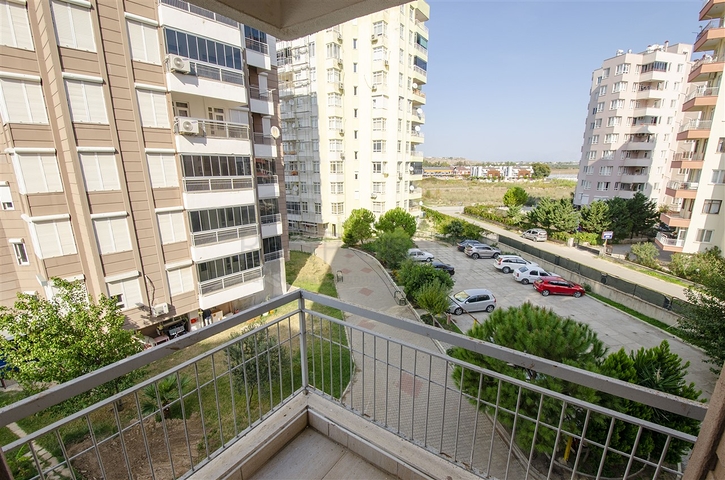 Просторные квартиры 3+1 с мебелью 1 км до моря в Ларе Анталья