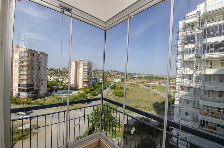 Просторные квартиры 3+1 с мебелью 1 км до моря в Ларе Анталья