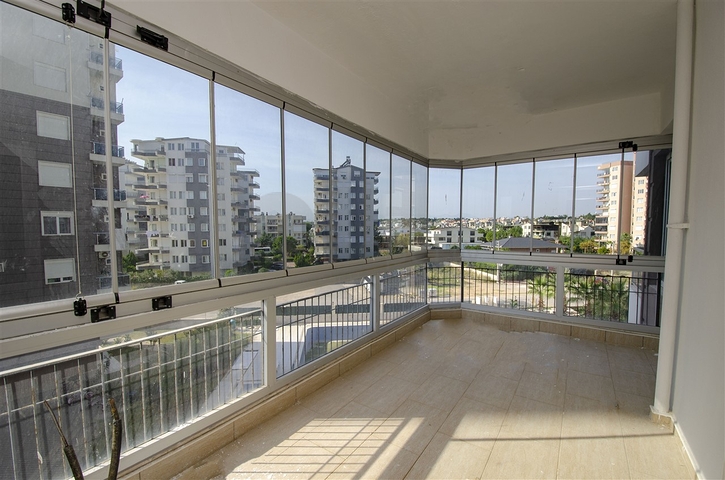 Просторные квартиры 3+1 с мебелью 1 км до моря в Ларе Анталья