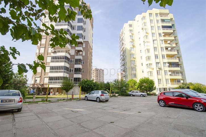 Просторные квартиры 3+1 с мебелью 1 км до моря в Ларе Анталья