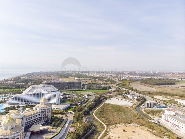 Просторные квартиры 3+1 с мебелью 1 км до моря в Ларе Анталья