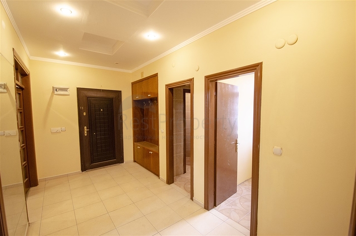 Просторные квартиры 3+1 с мебелью 1 км до моря в Ларе Анталья