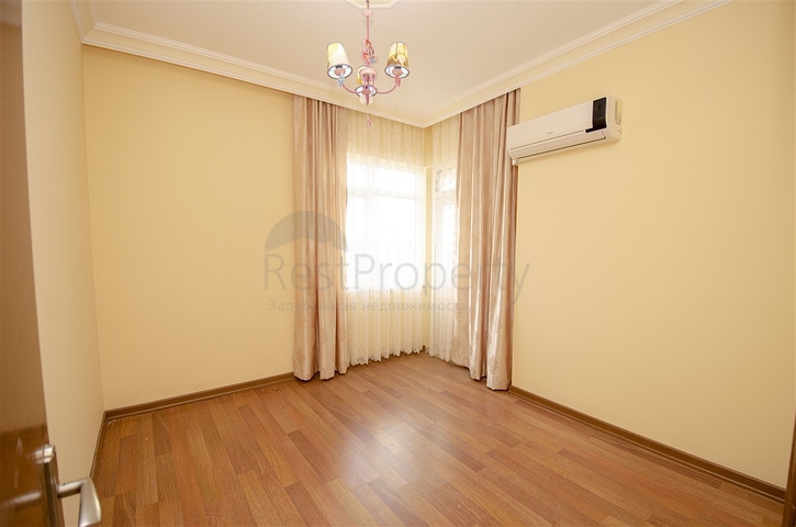 Просторные квартиры 3+1 с мебелью 1 км до моря в Ларе Анталья