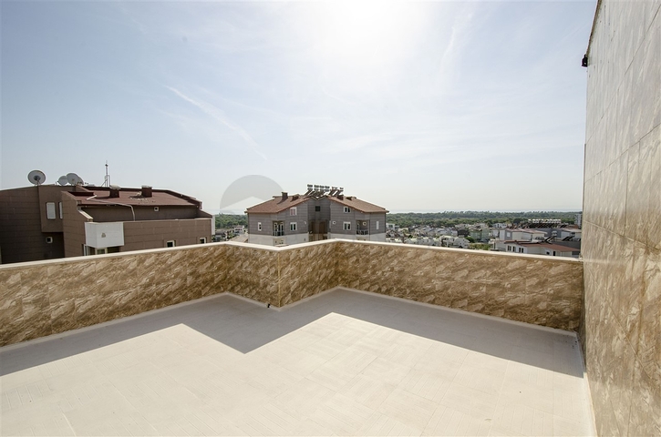 Просторные квартиры 3+1 с мебелью 1 км до моря в Ларе Анталья