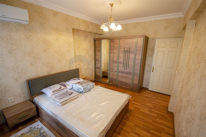 Просторные квартиры 3+1 с мебелью 1 км до моря в Ларе Анталья