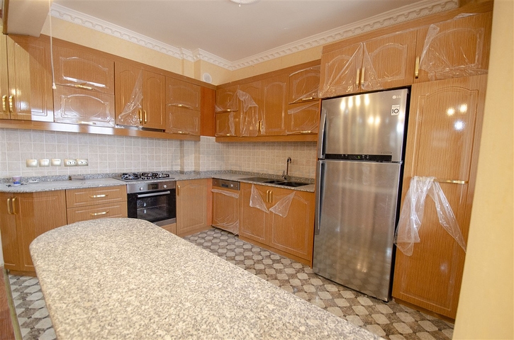 Просторные квартиры 3+1 с мебелью 1 км до моря в Ларе Анталья