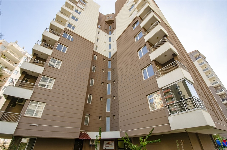 Просторные квартиры 3+1 с мебелью 1 км до моря в Ларе Анталья