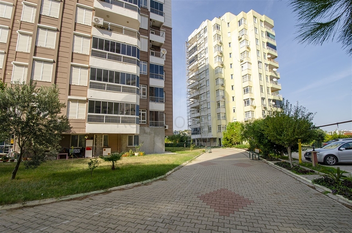 Просторные квартиры 3+1 с мебелью 1 км до моря в Ларе Анталья