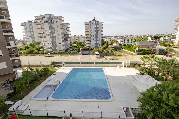 Просторные квартиры 3+1 с мебелью 1 км до моря в Ларе Анталья