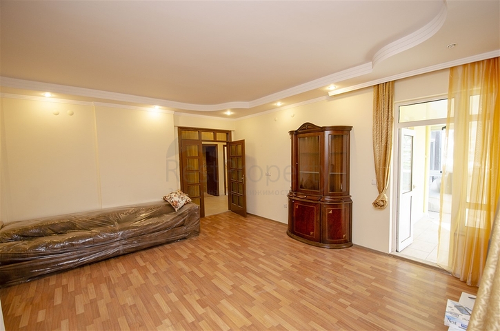 Просторные квартиры 3+1 с мебелью 1 км до моря в Ларе Анталья