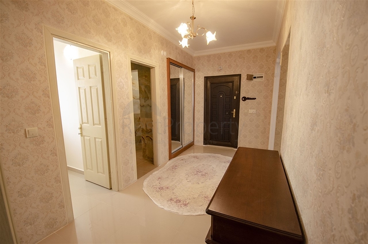 Просторные квартиры 3+1 с мебелью 1 км до моря в Ларе Анталья