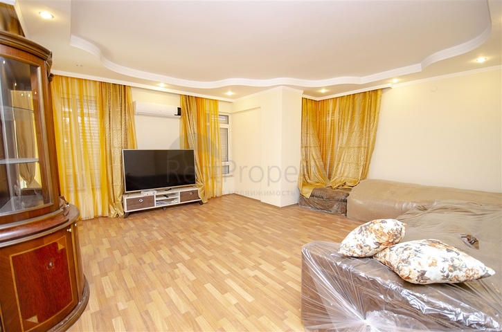 Просторные квартиры 3+1 с мебелью 1 км до моря в Ларе Анталья