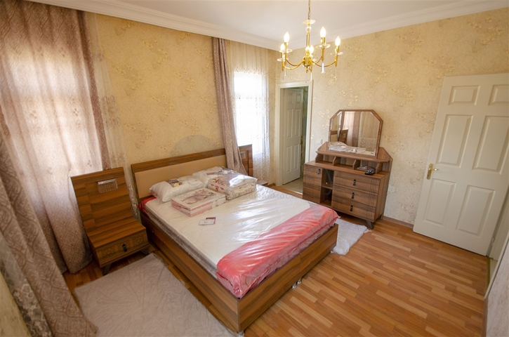 Просторные квартиры 3+1 с мебелью 1 км до моря в Ларе Анталья