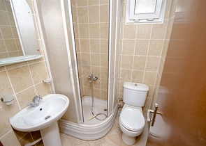 Просторные квартиры 3+1 с мебелью 1 км до моря в Ларе Анталья