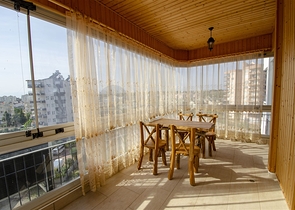 Просторные квартиры 3+1 с мебелью 1 км до моря в Ларе Анталья