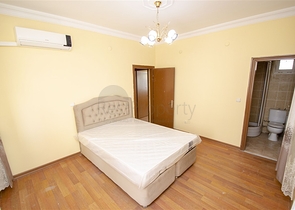 Просторные квартиры 3+1 с мебелью 1 км до моря в Ларе Анталья