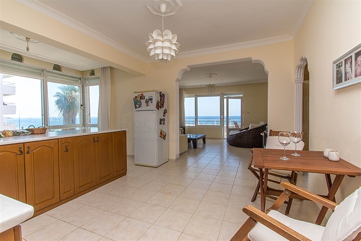 Апартаменты с шикарным видом на море в Махмутлар