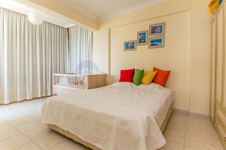 Апартаменты с шикарным видом на море в Махмутлар