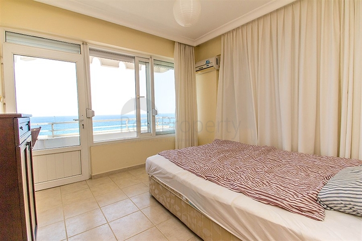 Апартаменты с шикарным видом на море в Махмутлар