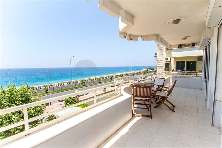 Апартаменты с шикарным видом на море в Махмутлар