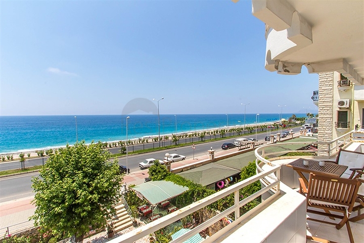 Апартаменты с шикарным видом на море в Махмутлар