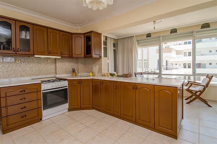 Апартаменты с шикарным видом на море в Махмутлар