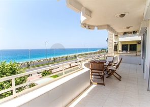 Апартаменты с шикарным видом на море в Махмутлар