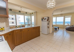 Апартаменты с шикарным видом на море в Махмутлар