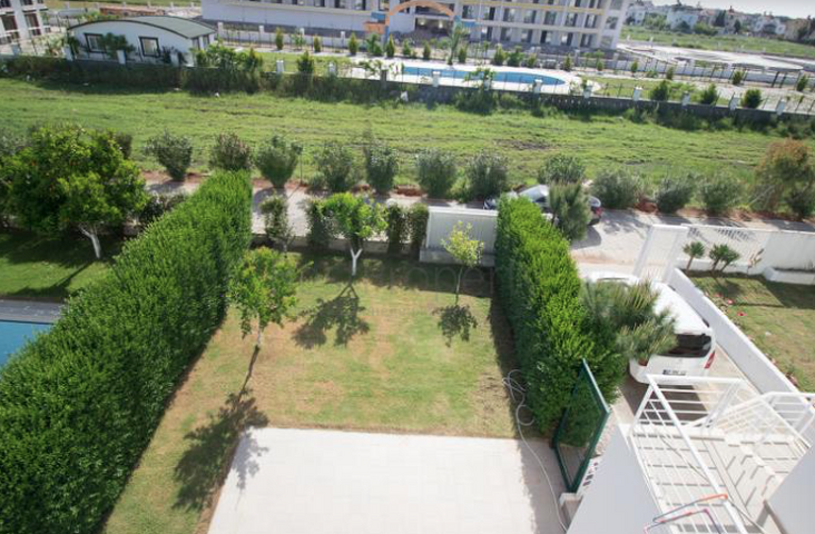 Вилла 3+1 с новой мебелью рядом с гольф полем в центре Белека