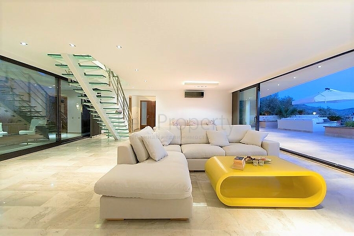 Новая просторная вилла для большой семьи в Калкан