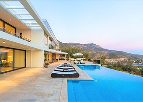 Новая просторная вилла для большой семьи в Калкан