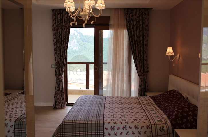 Вилла с мебелью в окружении горной природы в Анталии