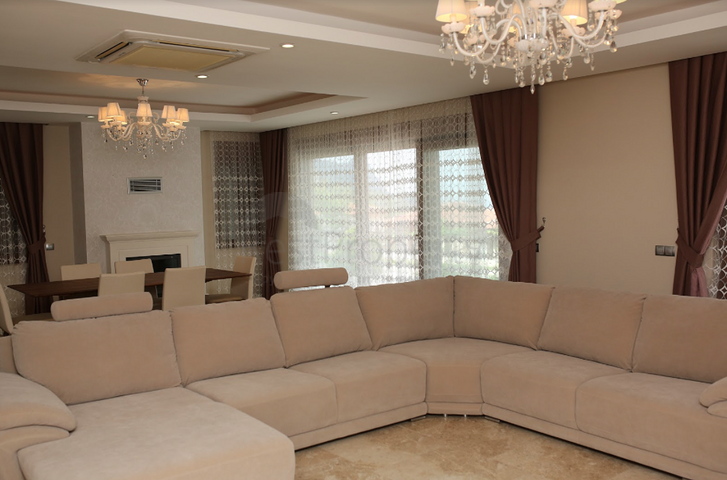 Вилла с мебелью в окружении горной природы в Анталии